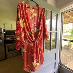 Lightweight floral kimono-style robe